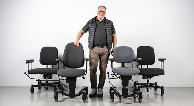 Selection of VELA chairs - in different heights with and without electric adjustment