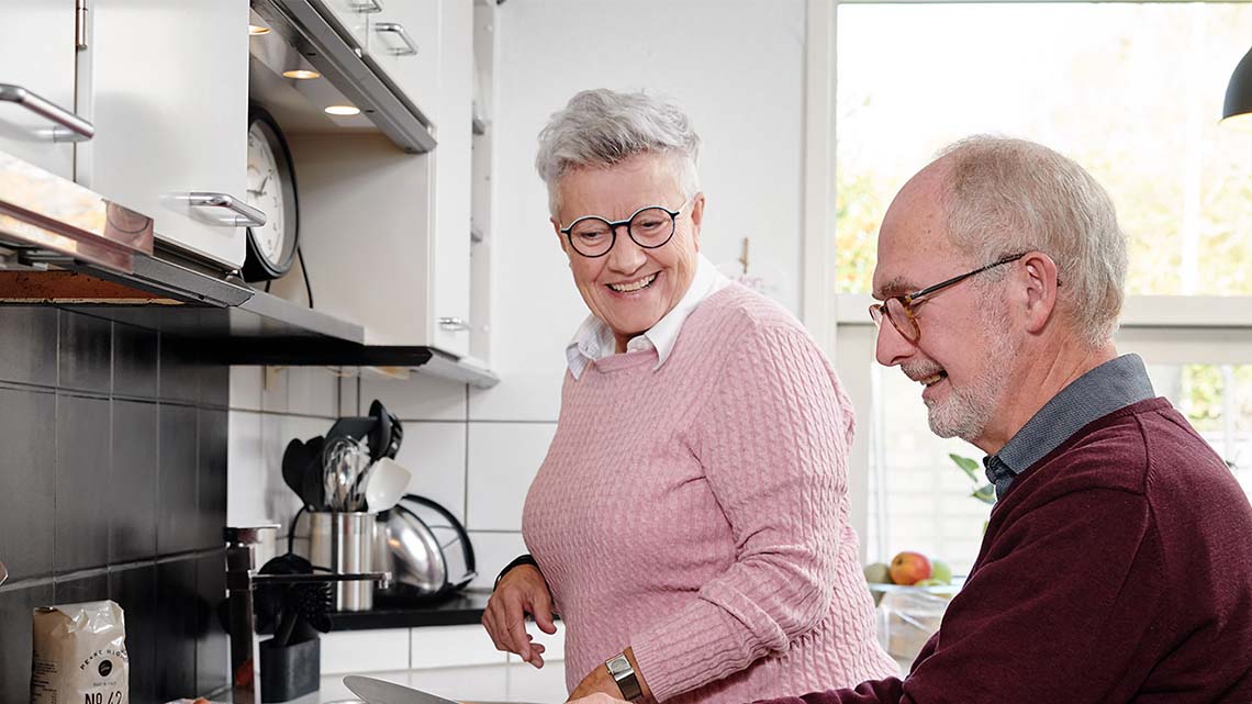 user-conditions-chair-for-balance-problems-in-the-elderly-featured